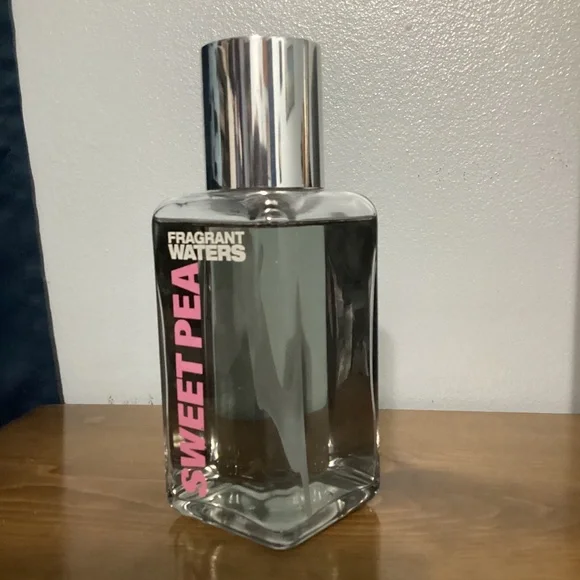 Bath & Body Works Fragrant Waters Sweet Pea 10 fluid ounces. - Picture 2 of 4